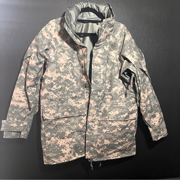 Army Cold Weather Parka - Military & Field